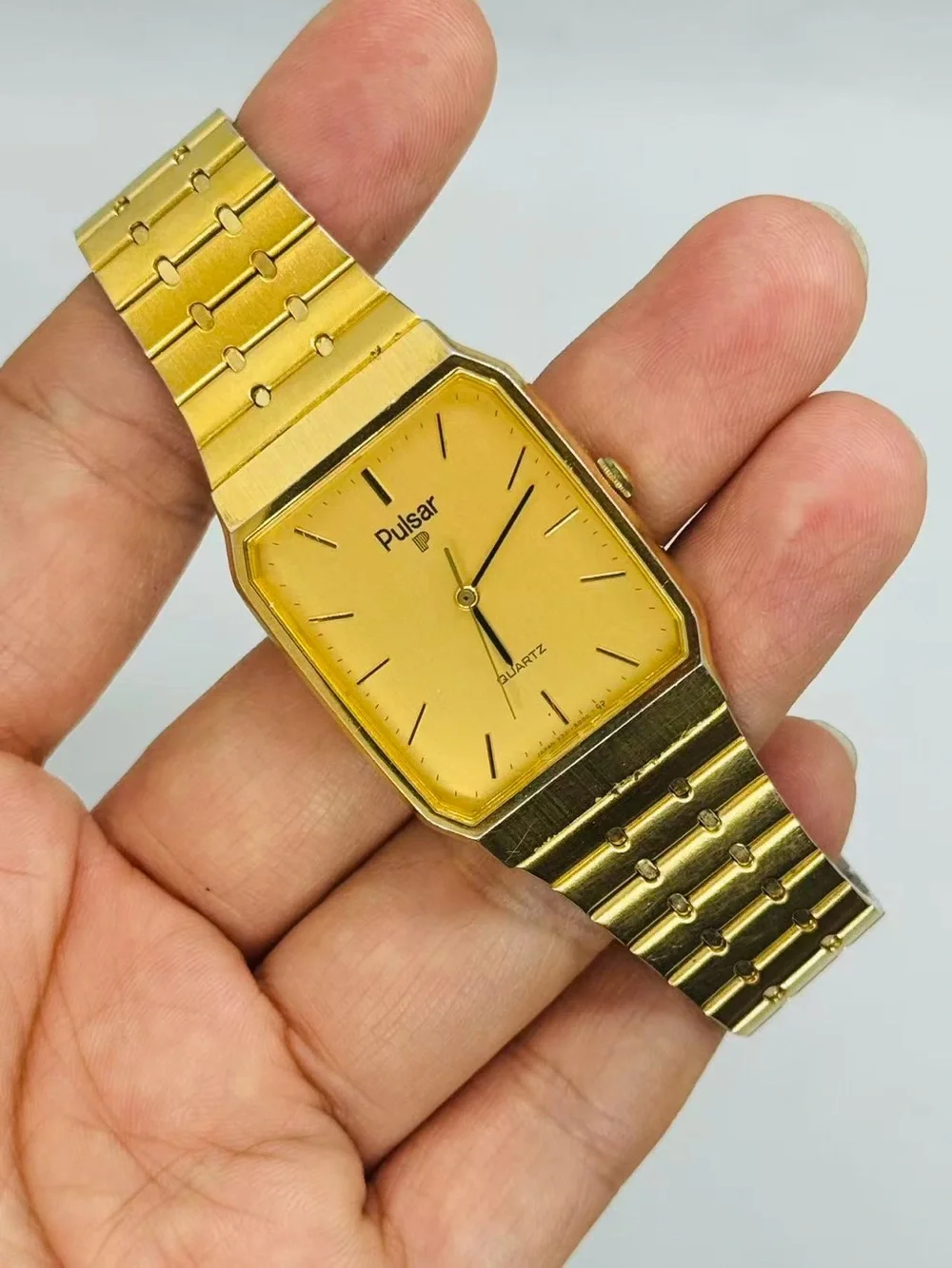 Vintage Pulsar Men Quartz Watch Gold Tone 26mm Rectangular Case New Battery Runs